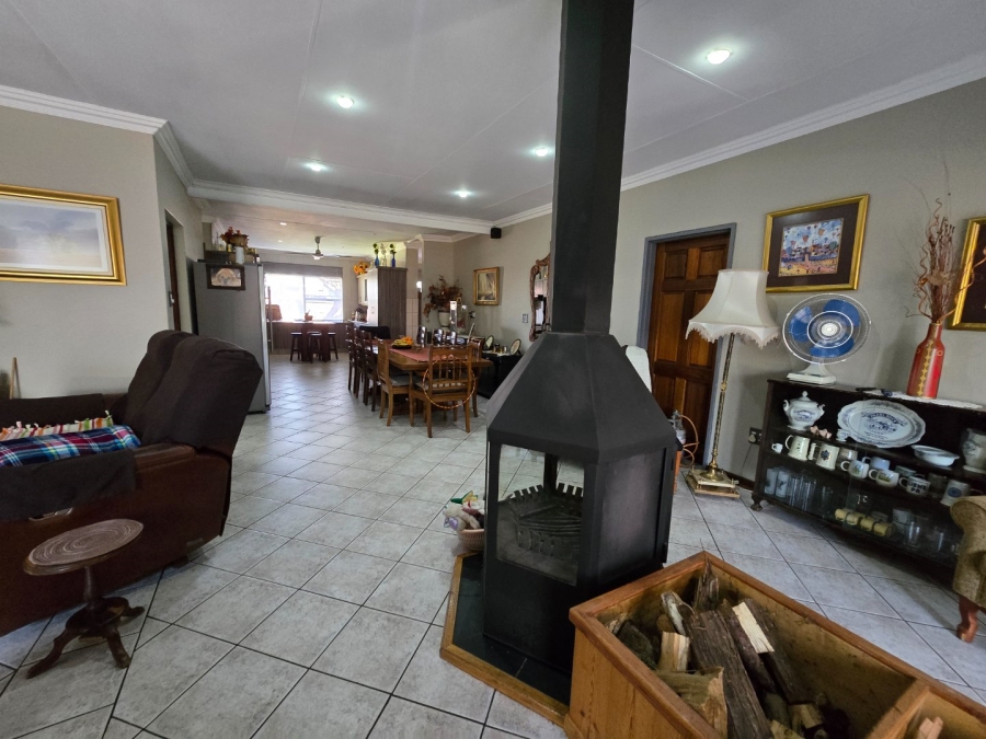 8 Bedroom Property for Sale in Grimbeeck Park North West